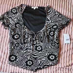 Moa Moa Black and White Flutter Sleeve Crop Top